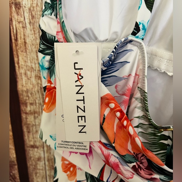 Jantzen | NWT Sue Twisted Back One Piece Swimsuit - Picture 6 of 9